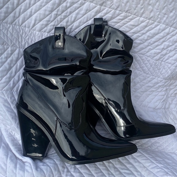 Size 8.5 shiny black Boots - Picture 1 of 2